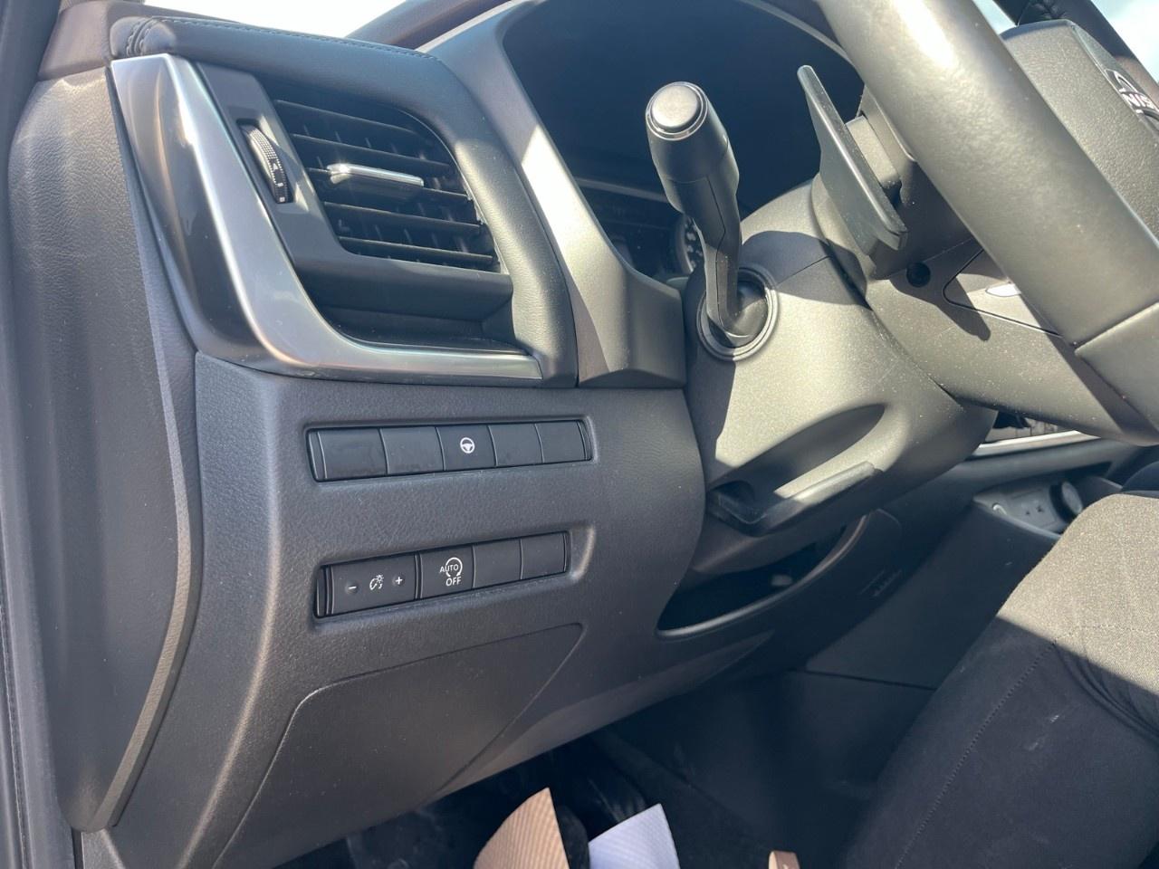 2023 Nissan Rogue AWD SV Photo