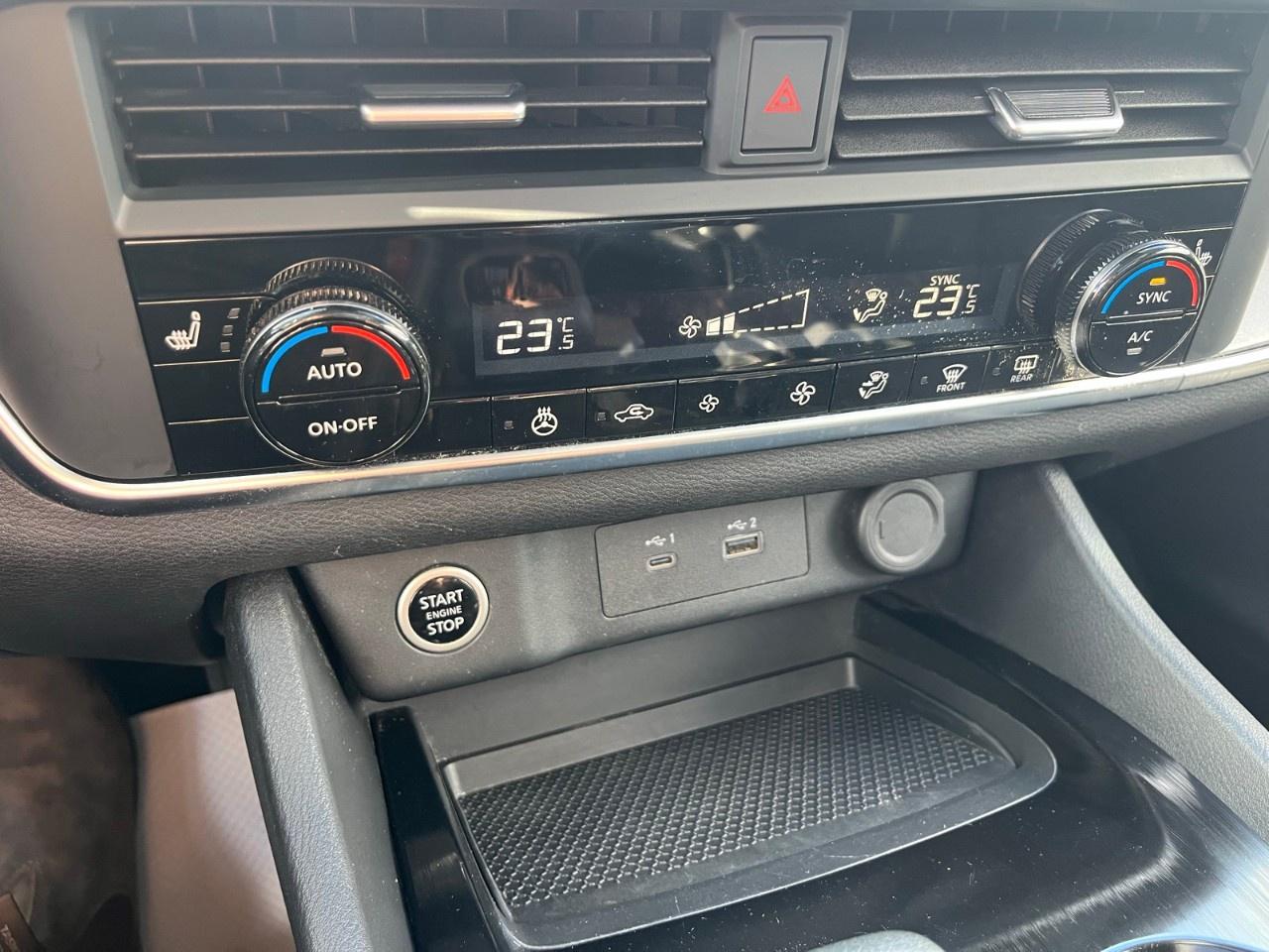 2023 Nissan Rogue AWD SV Photo