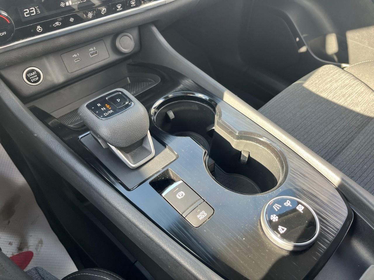 2023 Nissan Rogue AWD SV Photo