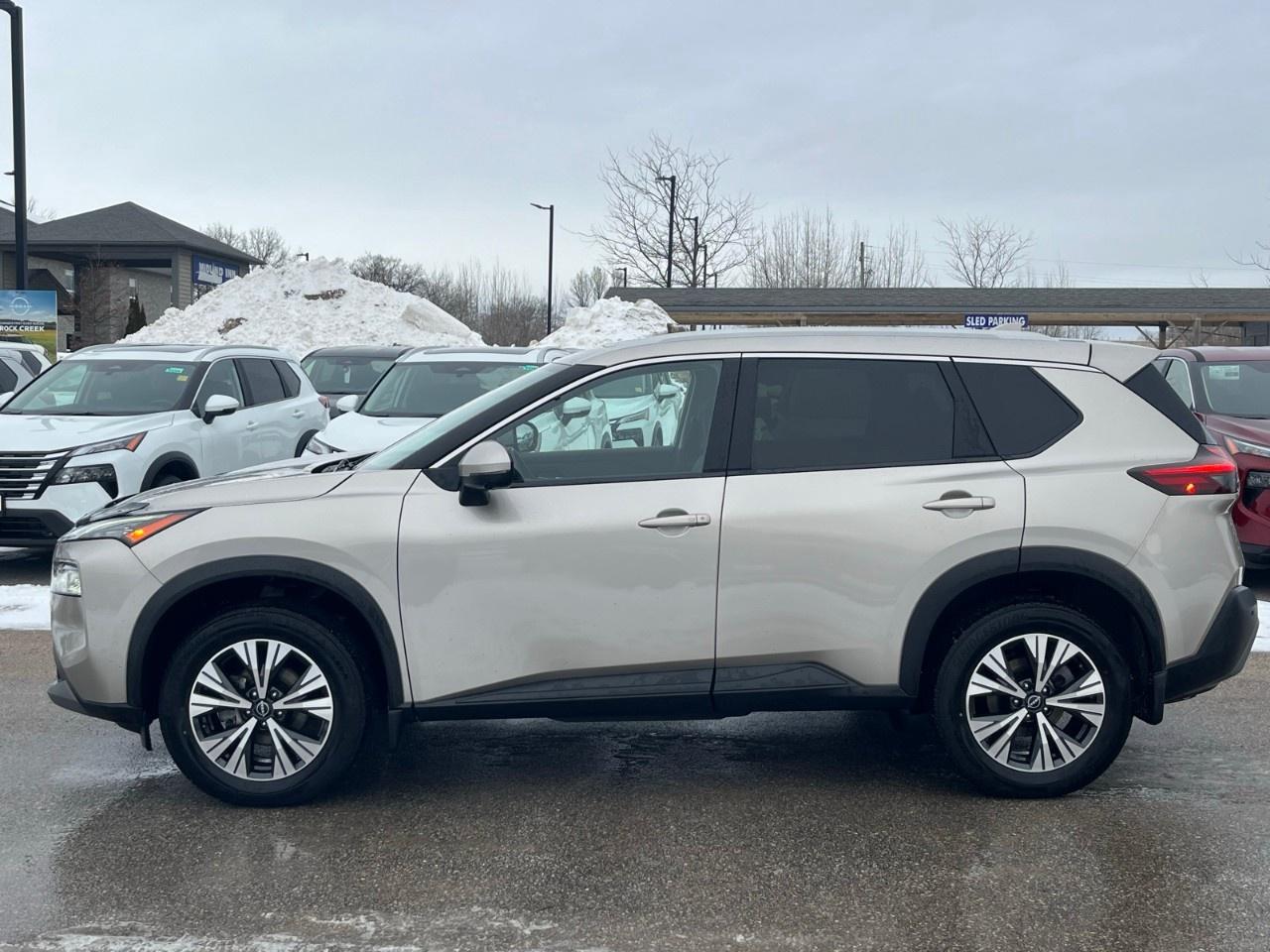 2023 Nissan Rogue AWD SV Photo