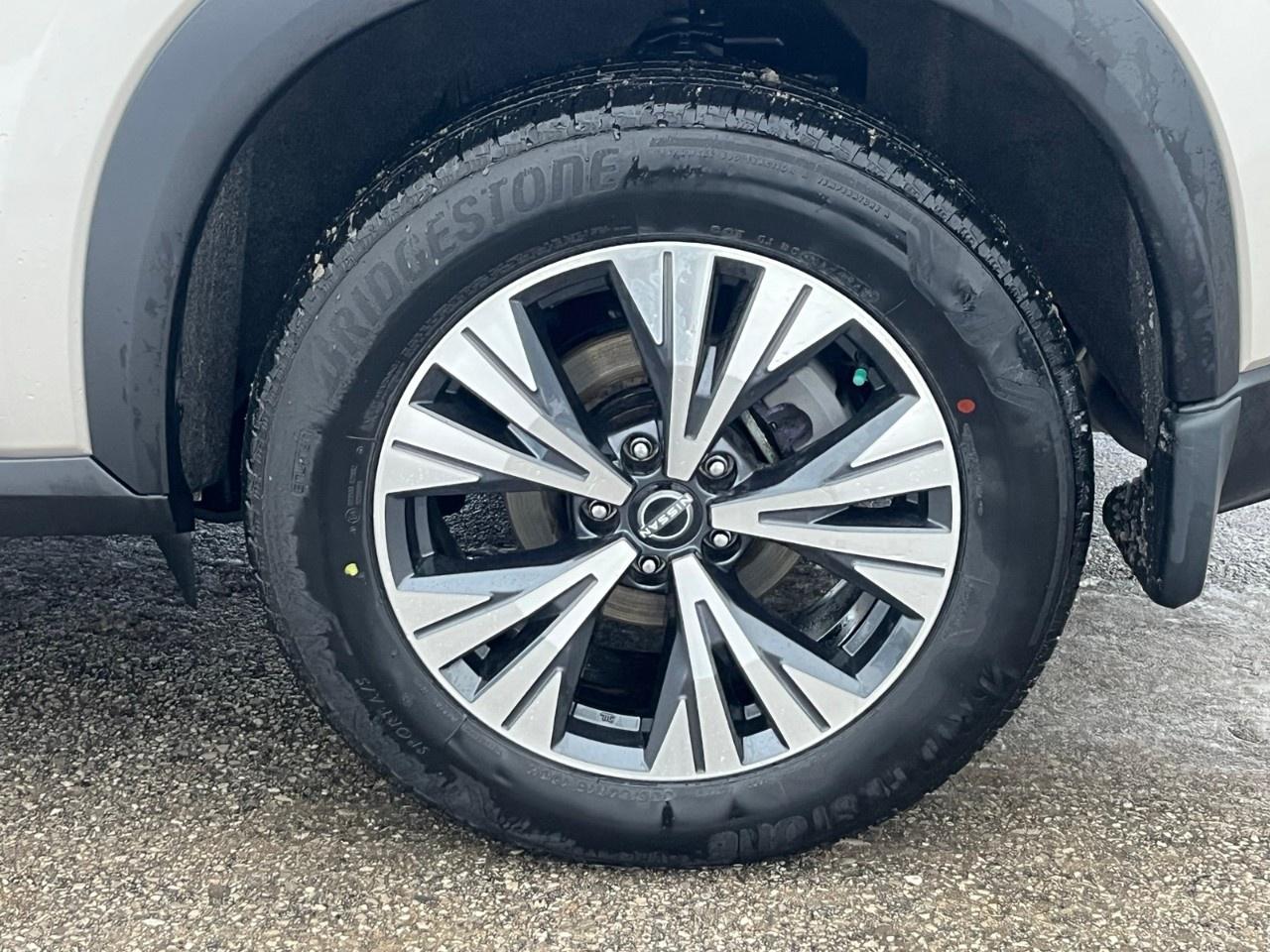 2023 Nissan Rogue AWD SV Photo