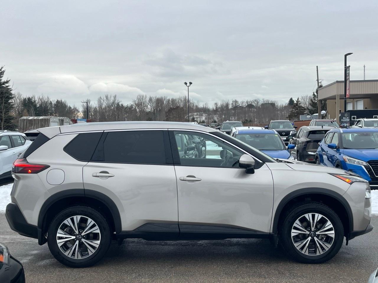 2023 Nissan Rogue AWD SV Photo