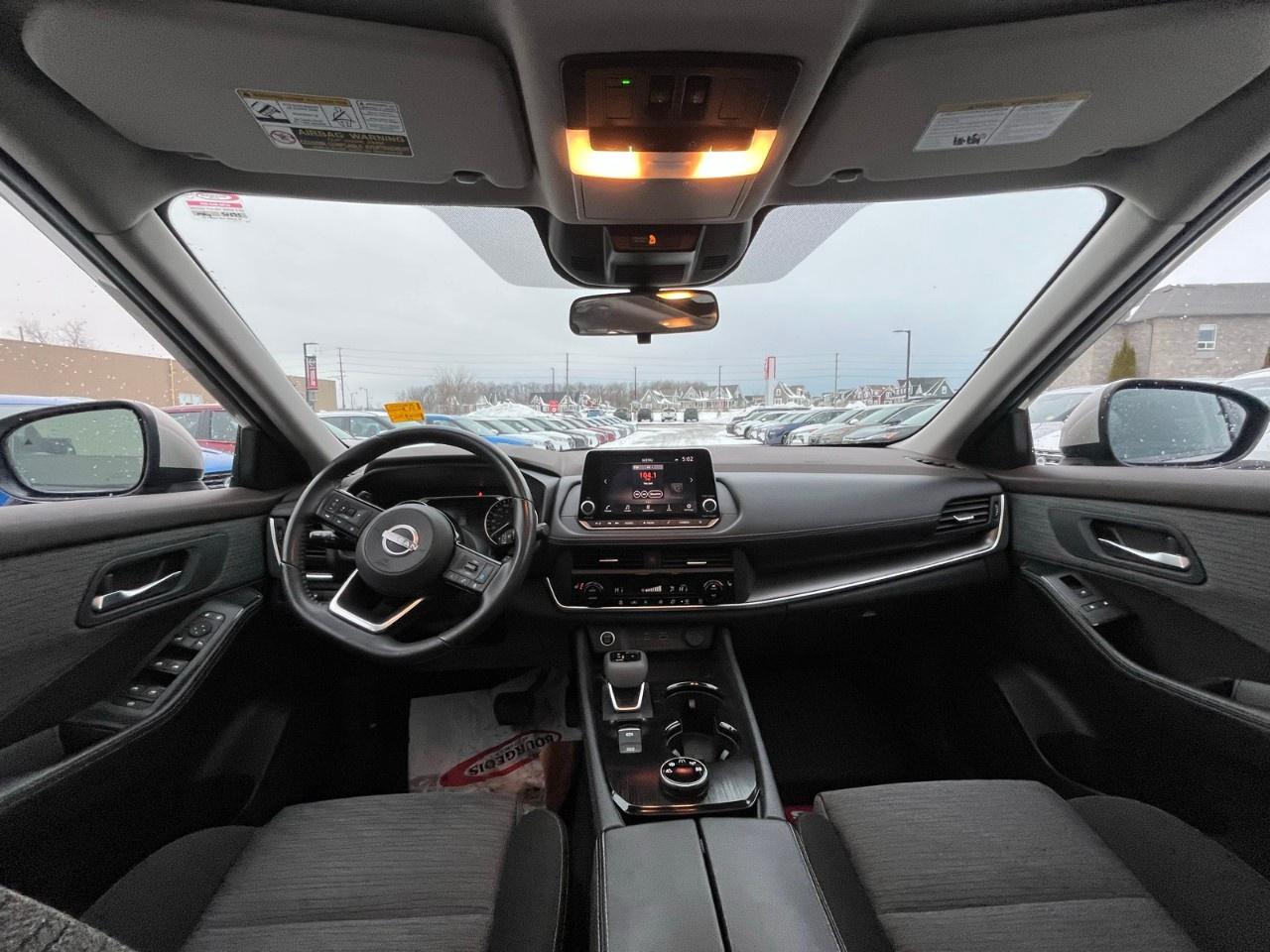 2023 Nissan Rogue AWD SV Photo