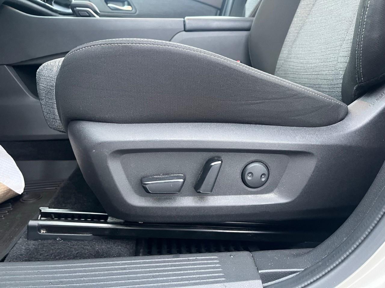 2023 Nissan Rogue AWD SV Photo