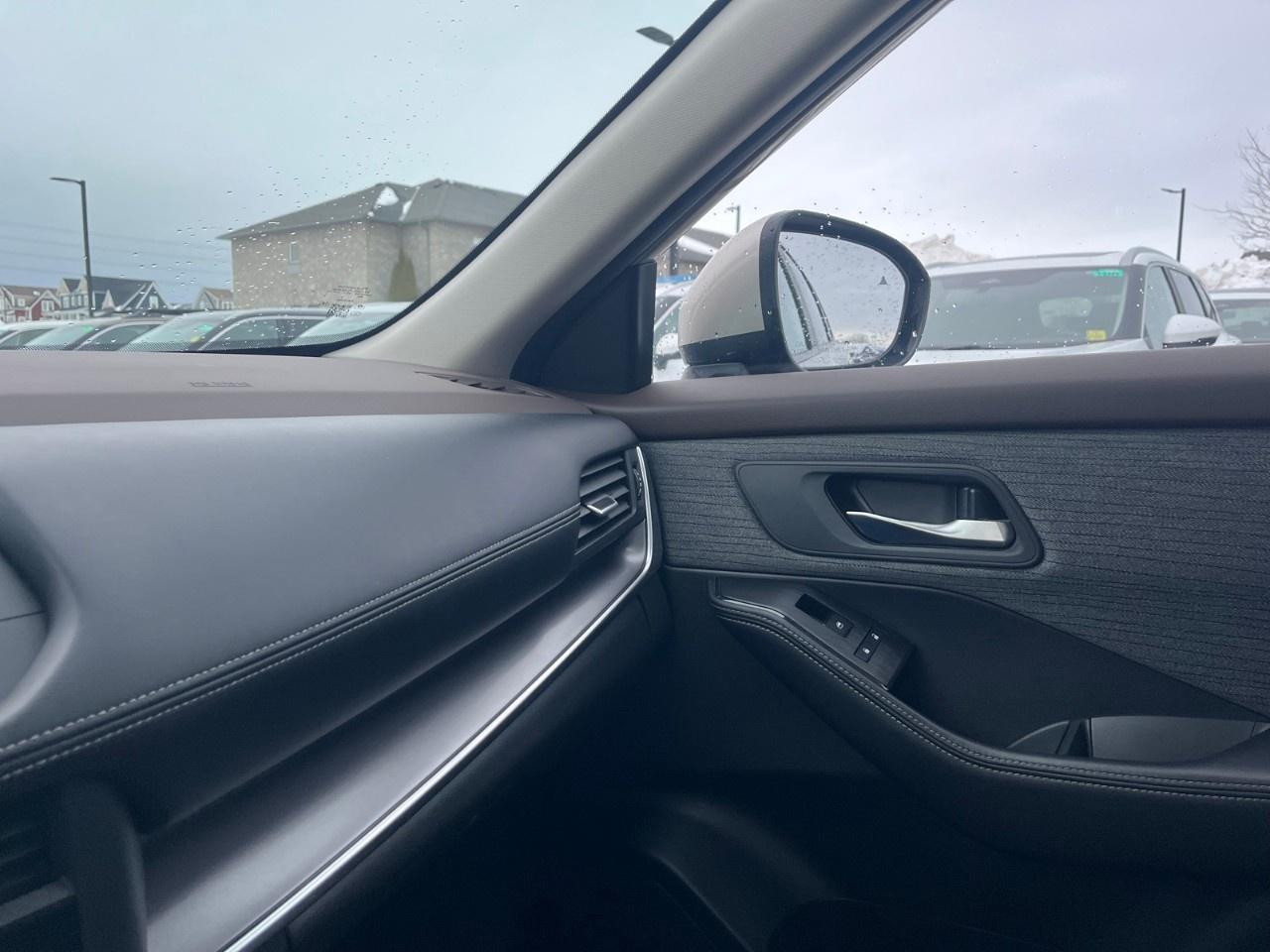 2023 Nissan Rogue AWD SV Photo