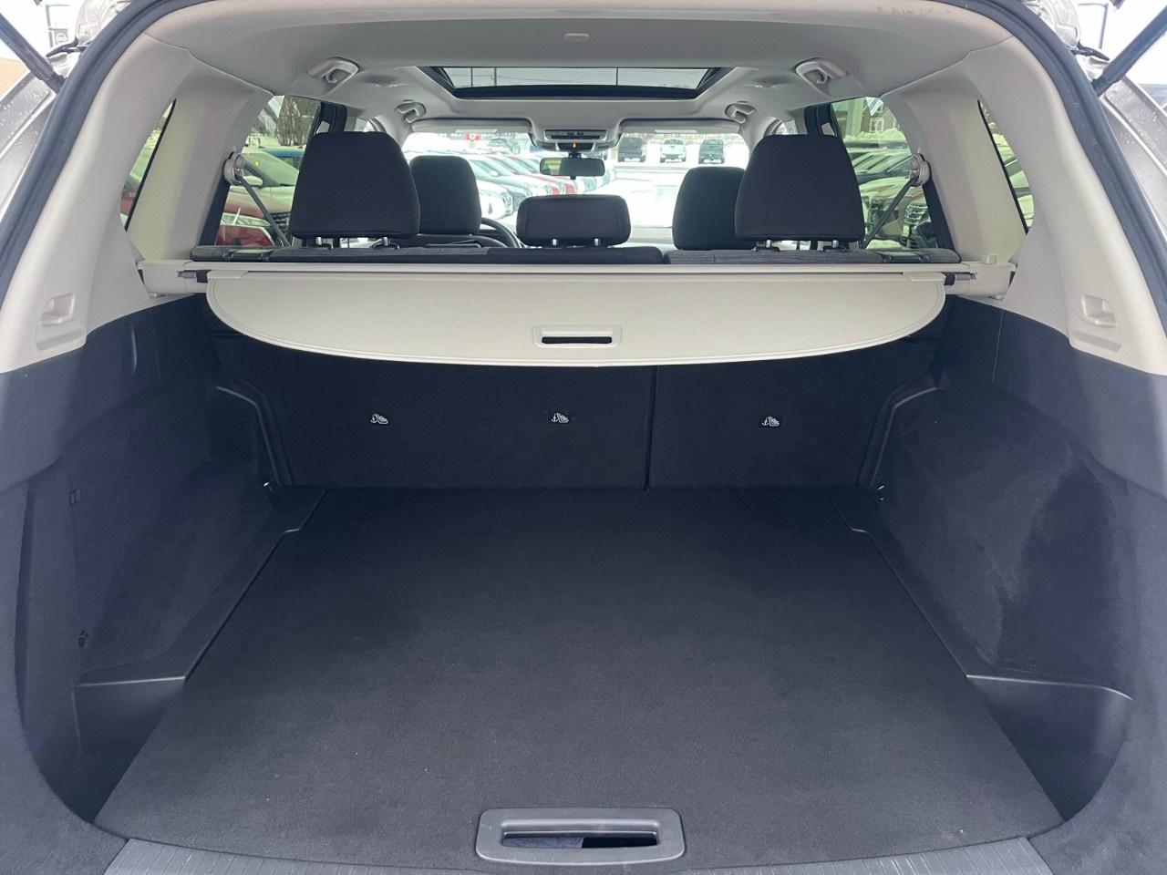 2023 Nissan Rogue AWD SV Photo