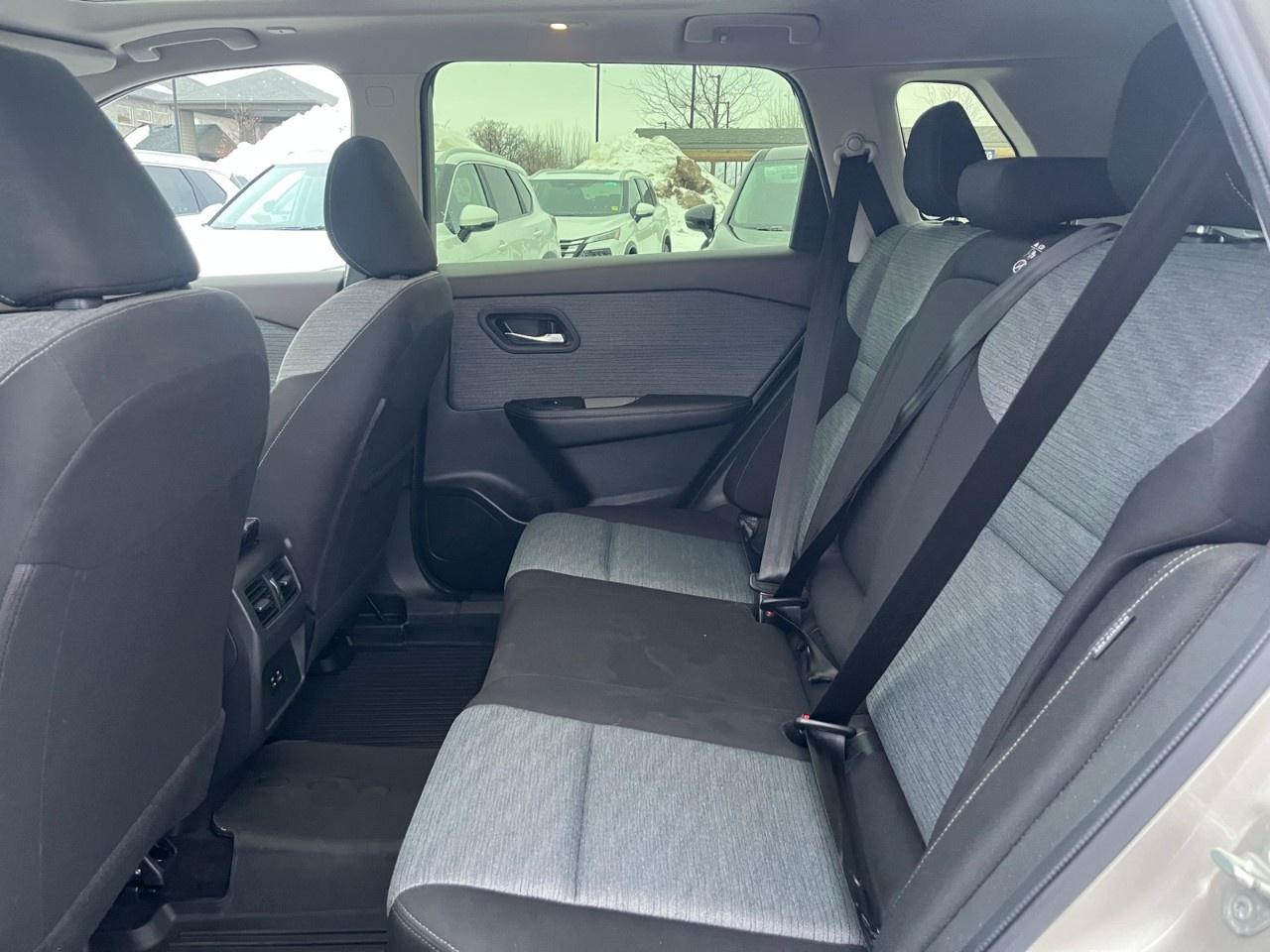 2023 Nissan Rogue AWD SV Photo