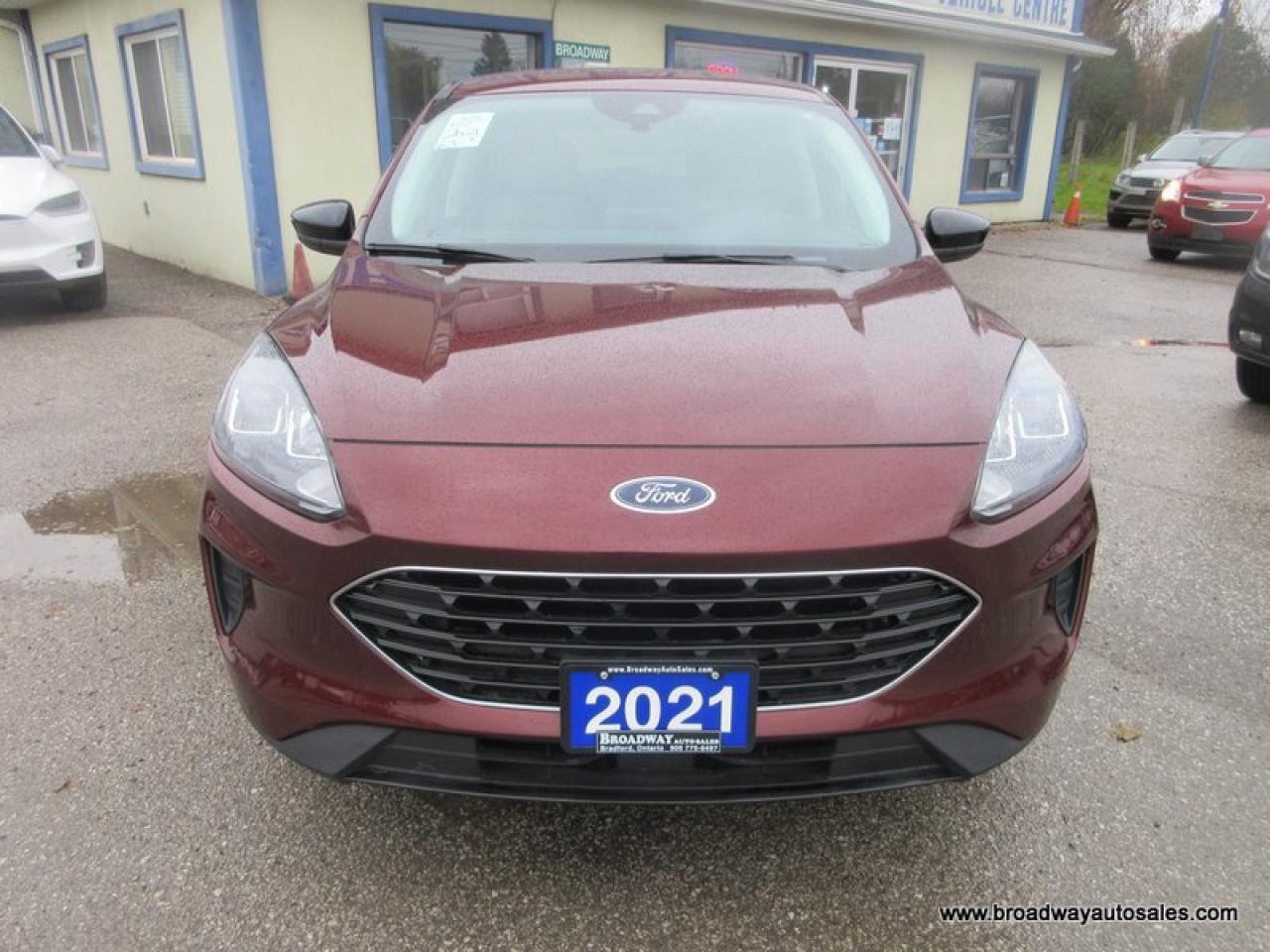 2021 Ford Escape ALL-WHEEL DRIVE SE-PACKAGE 5 PASSENGER 1.5L - 3 CYL.. DRIVE-MODE-SELECT.. HEATED SEATS.. BACK-UP CAMERA.. BLUETOOTH SYSTEM.. KEYLESS ENTRY.. Photo3