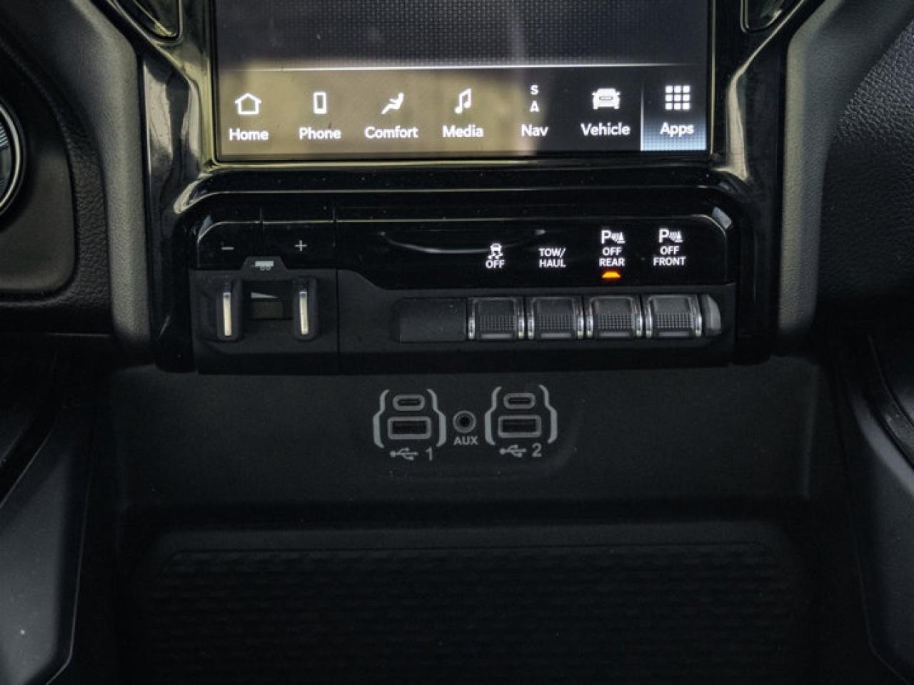 2024 RAM 1500 SPORT Photo