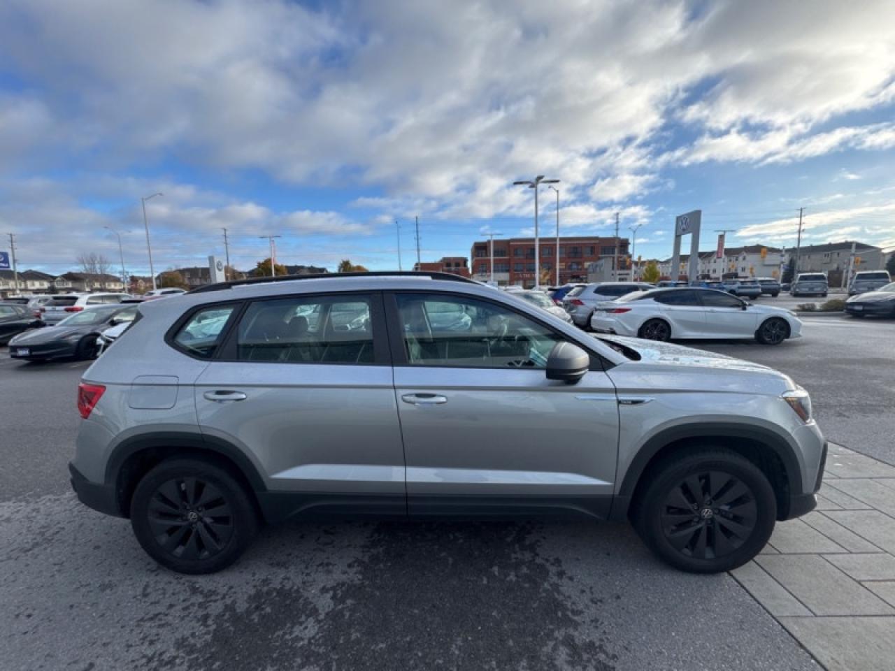 2022 Volkswagen Taos Trendline 4MOTION  - Heated Seats Photo4