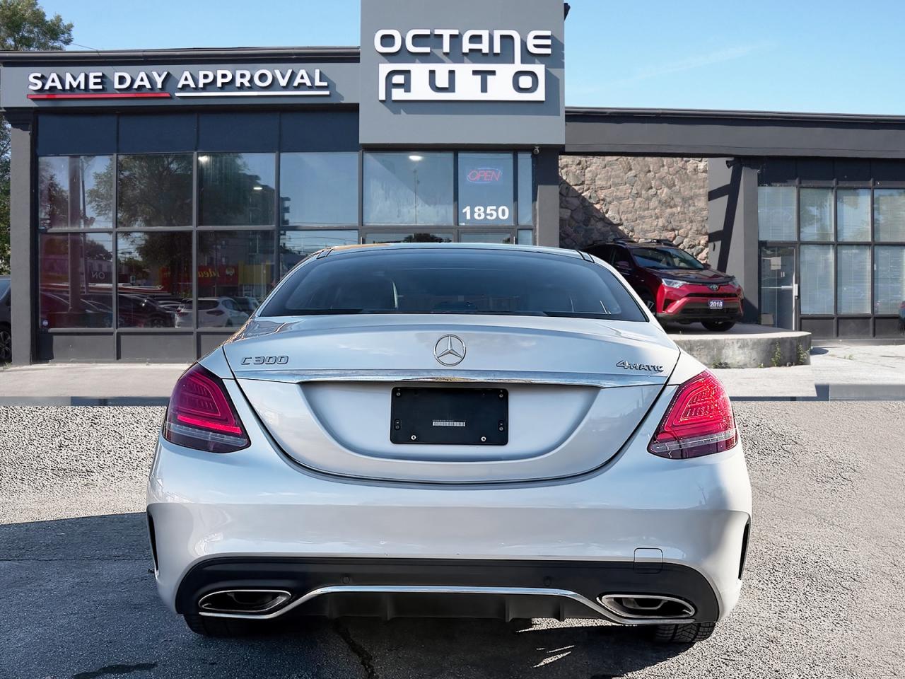 2019 Mercedes-Benz C-Class C300 4MATIC Photo4