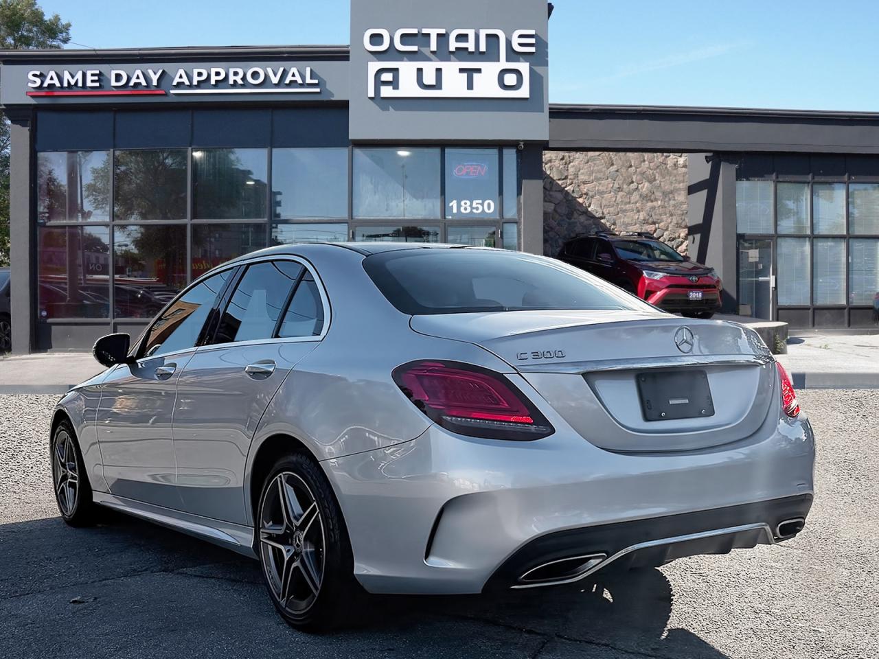 2019 Mercedes-Benz C-Class C300 4MATIC - Photo #4