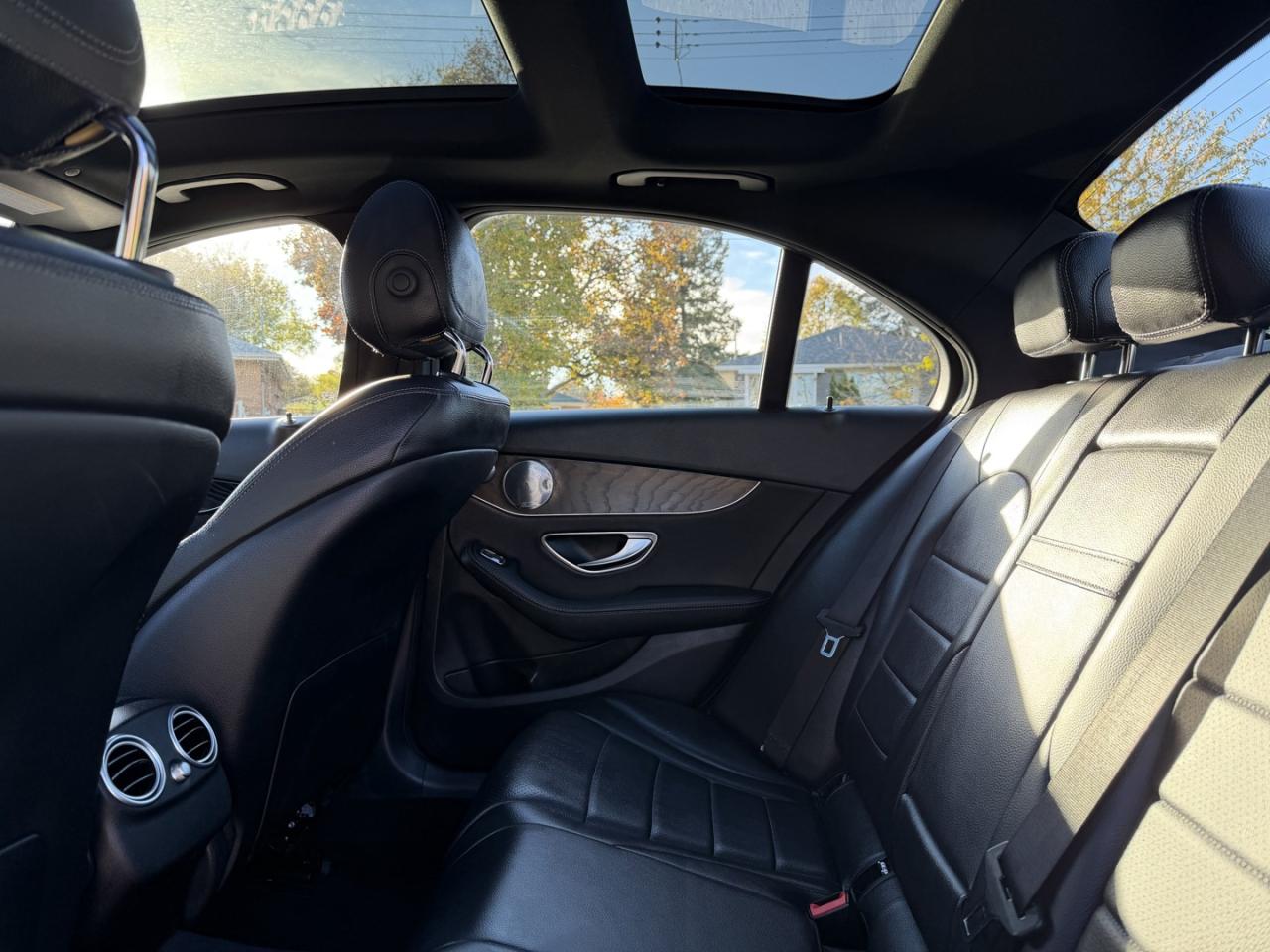 2019 Mercedes-Benz C-Class C300 4MATIC - Photo #10