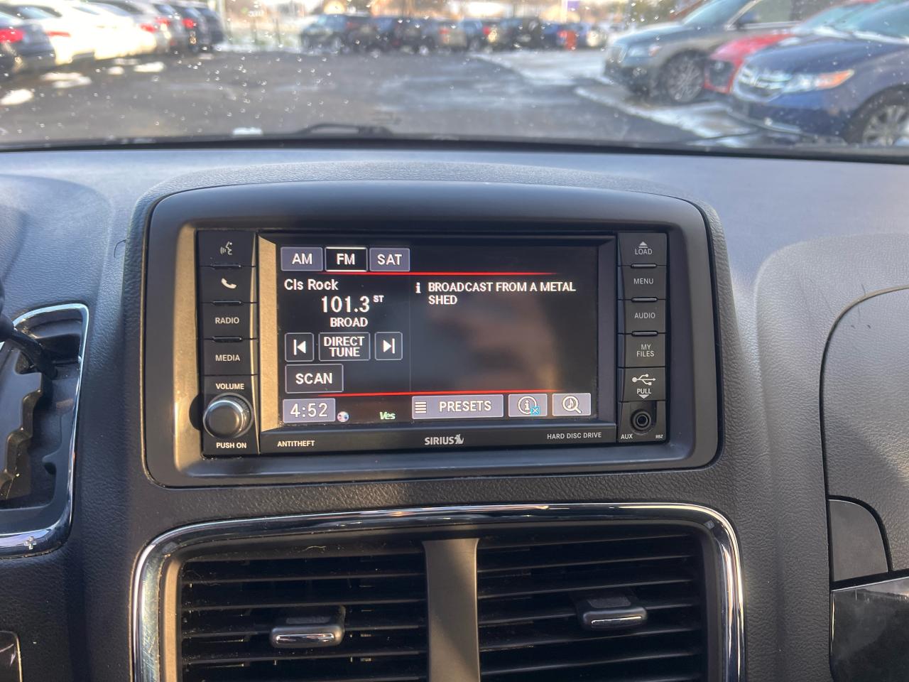 2015 Dodge Grand Caravan SXT Photo