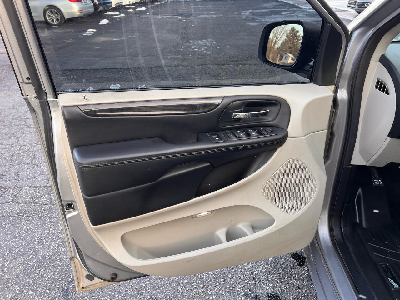 2015 Dodge Grand Caravan SXT Photo