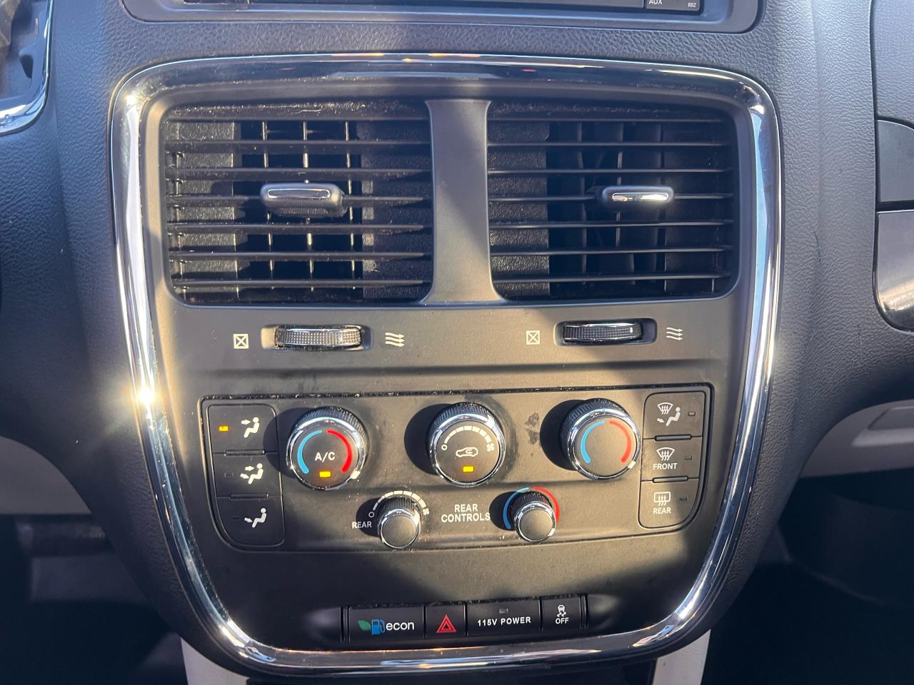 2015 Dodge Grand Caravan SXT Photo