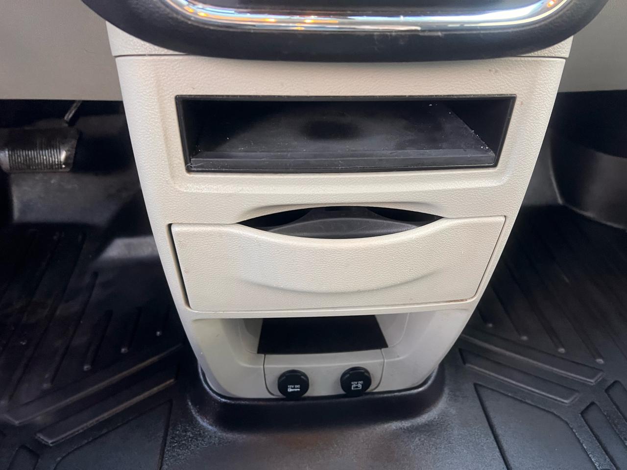 2015 Dodge Grand Caravan SXT Photo