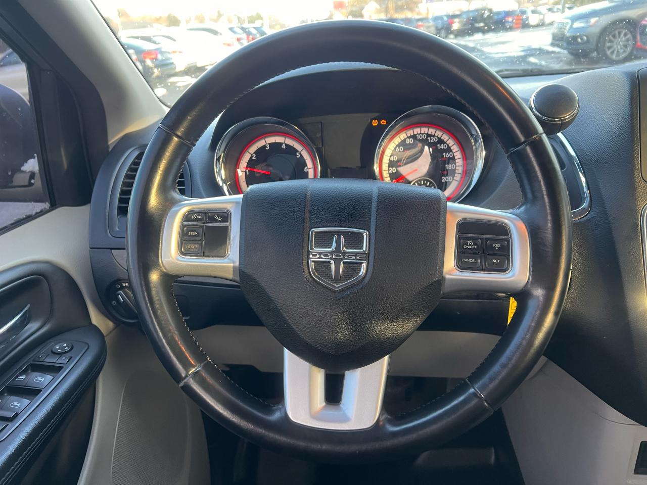 2015 Dodge Grand Caravan SXT Photo