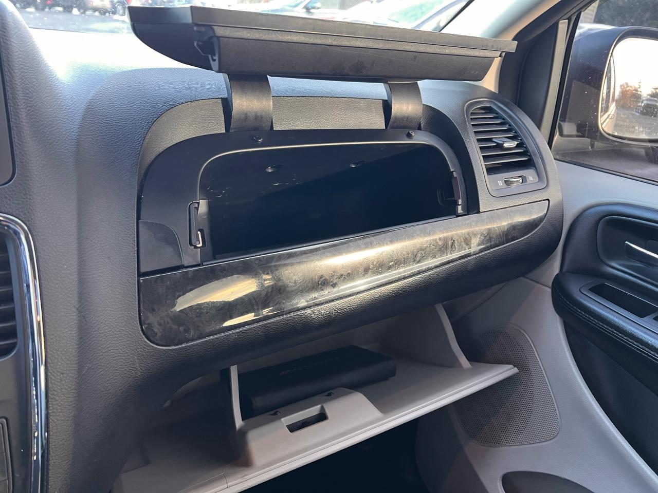 2015 Dodge Grand Caravan SXT Photo