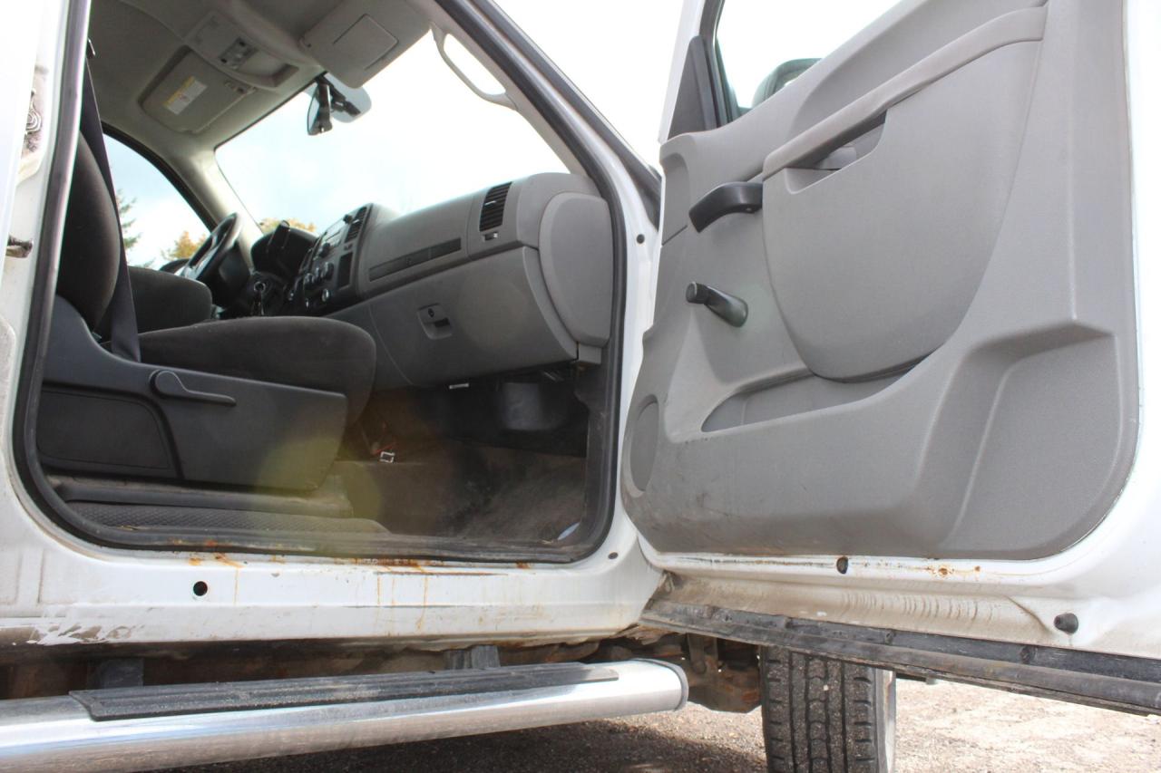 2011 Chevrolet Silverado 2500 Work Truck Photo