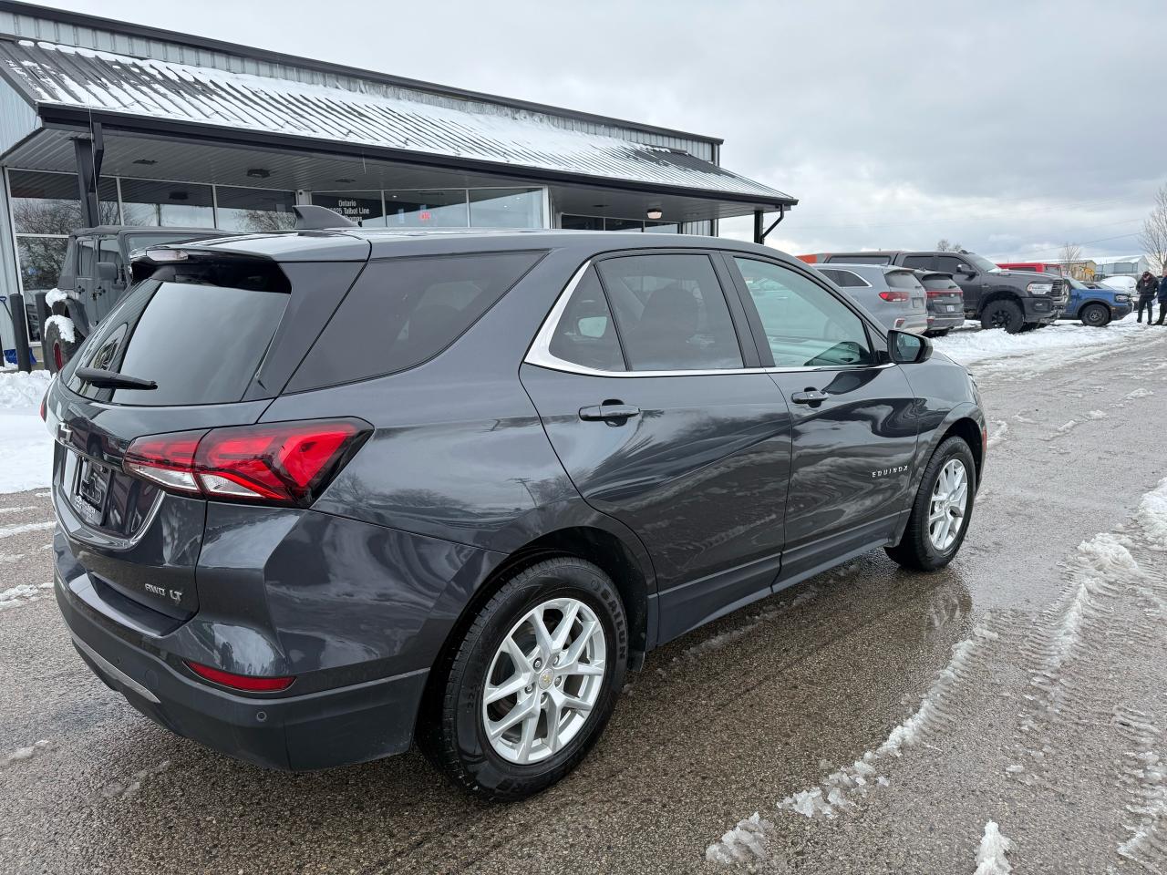 2023 Chevrolet Equinox LT Photo3