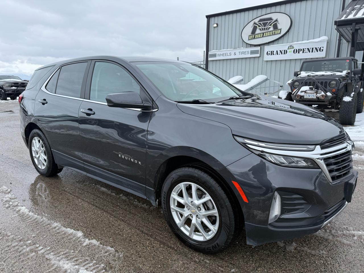 2023 Chevrolet Equinox LT - Photo #3