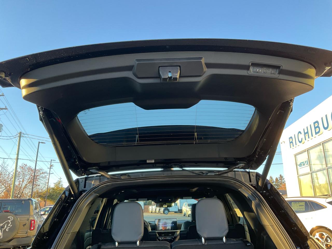 2026 Ford Explorer ST Photo5