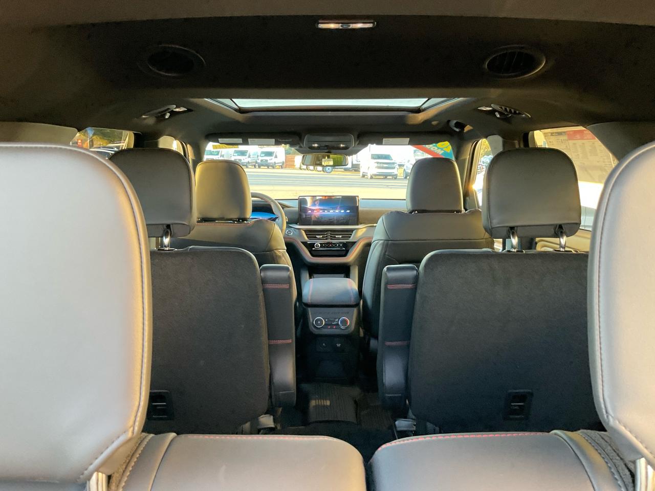 2026 Ford Explorer ST Photo5