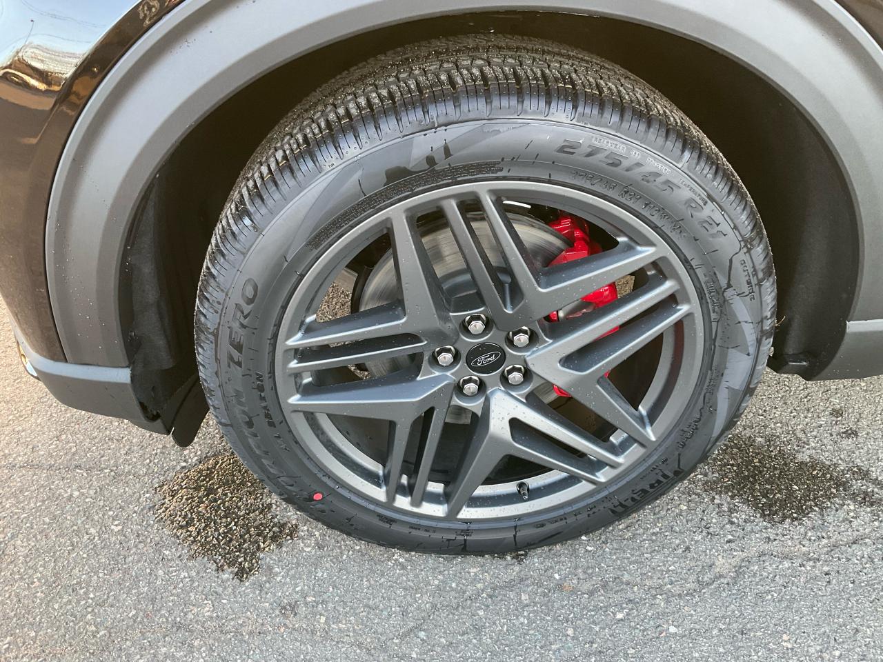 2026 Ford Explorer ST Photo5