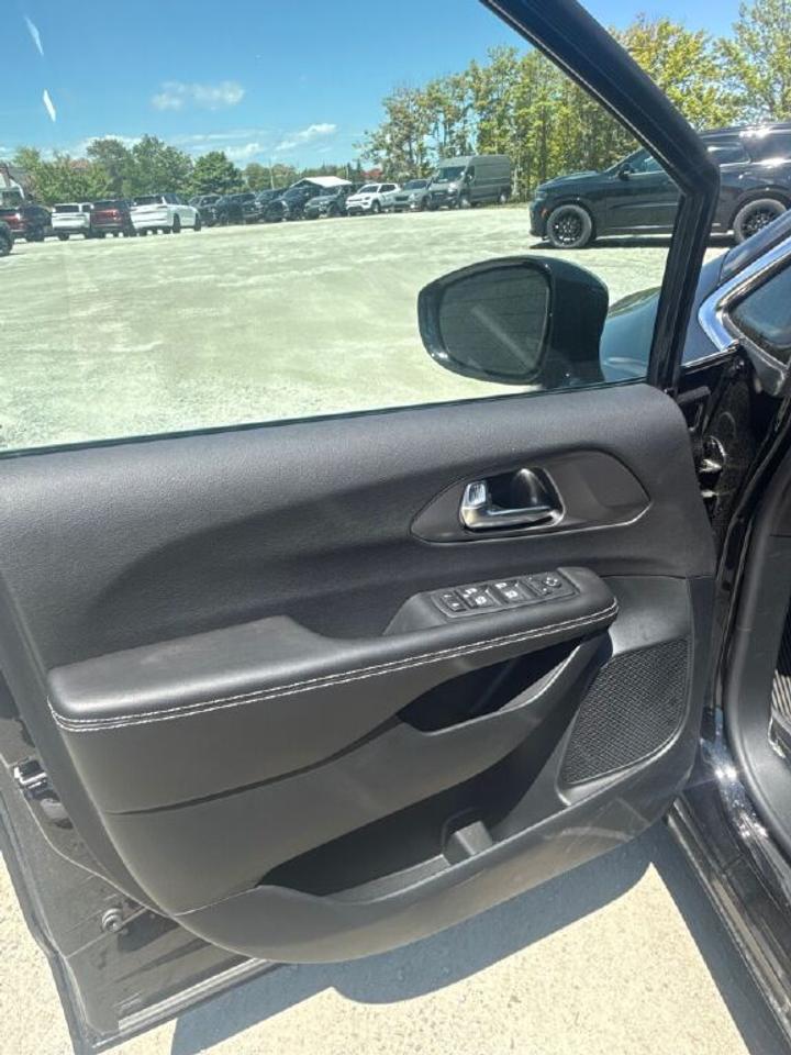 2026 Dodge Grand Caravan SXT Photo