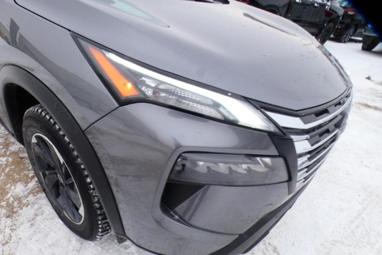 2024 Nissan Rogue SV AWD w/Htd cloth, moonroof, BUC - Photo #24