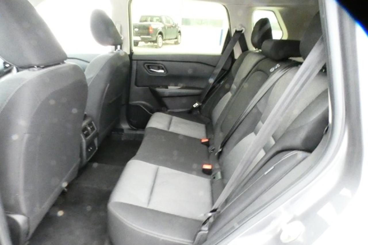 2024 Nissan Rogue SV AWD w/Htd cloth, moonroof, BUC - Photo #10