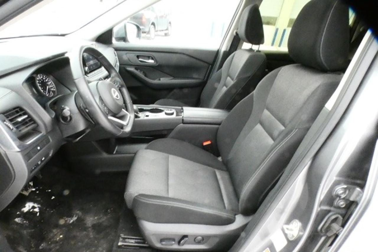 2024 Nissan Rogue SV AWD w/Htd cloth, moonroof, BUC - Photo #11