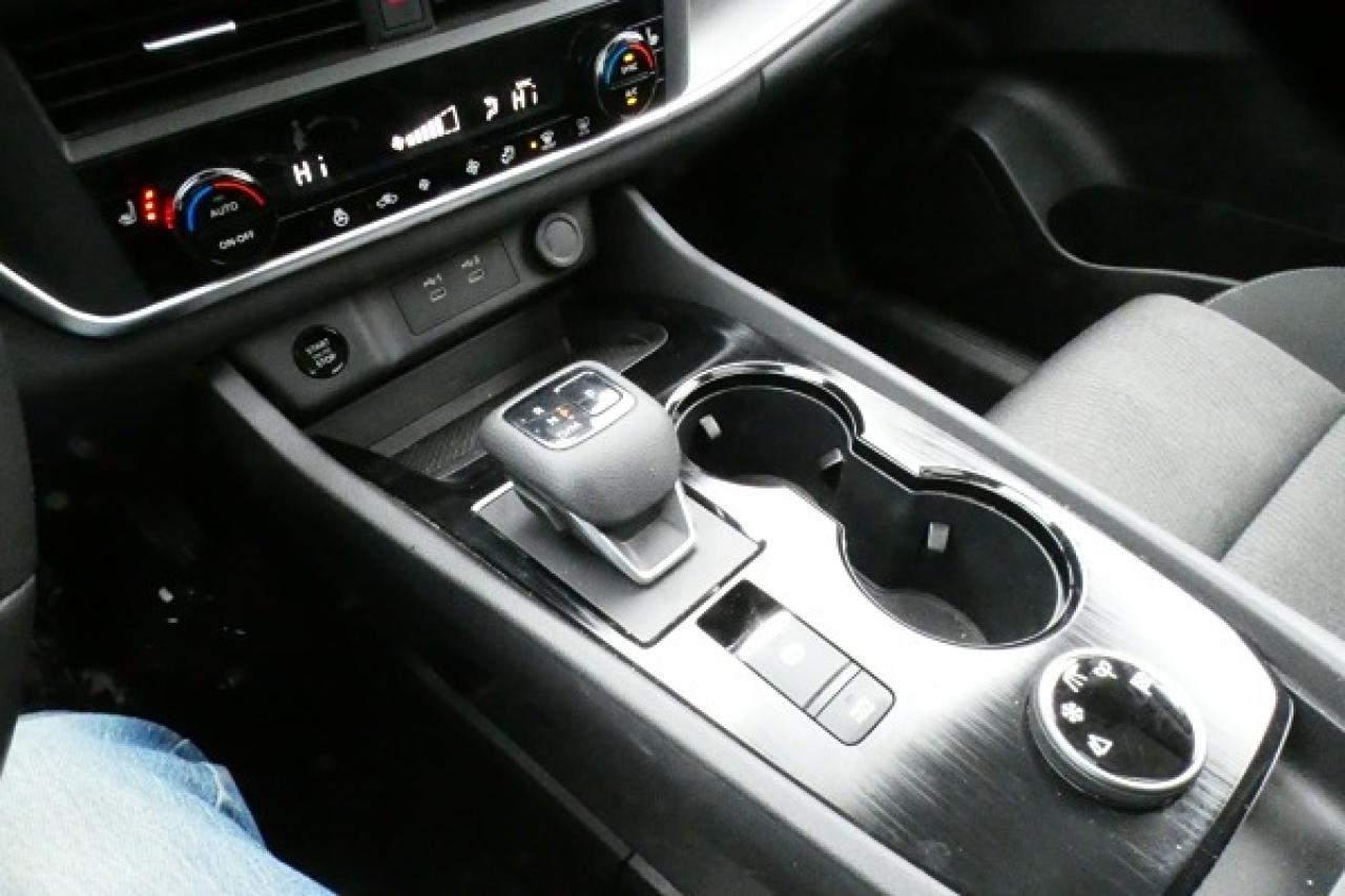 2024 Nissan Rogue SV AWD w/Htd cloth, moonroof, BUC - Photo #16