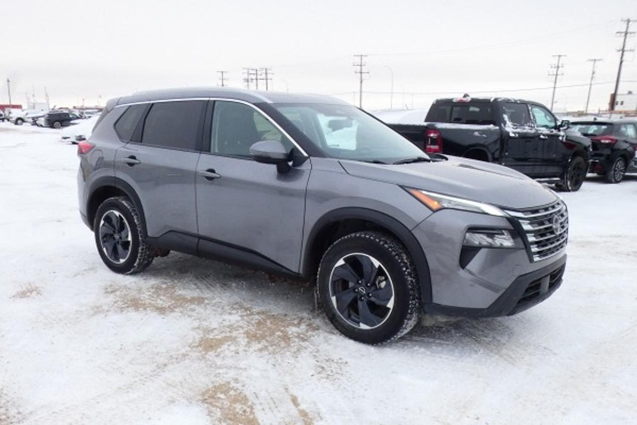 2024 Nissan Rogue SV AWD w/Htd cloth, moonroof, BUC - Photo #4