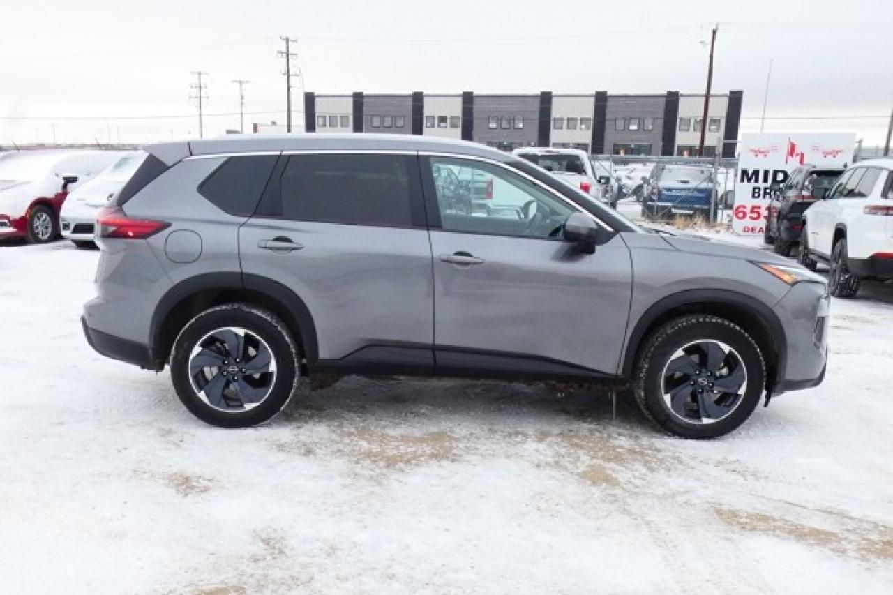 2024 Nissan Rogue SV AWD w/Htd cloth, moonroof, BUC - Photo #5