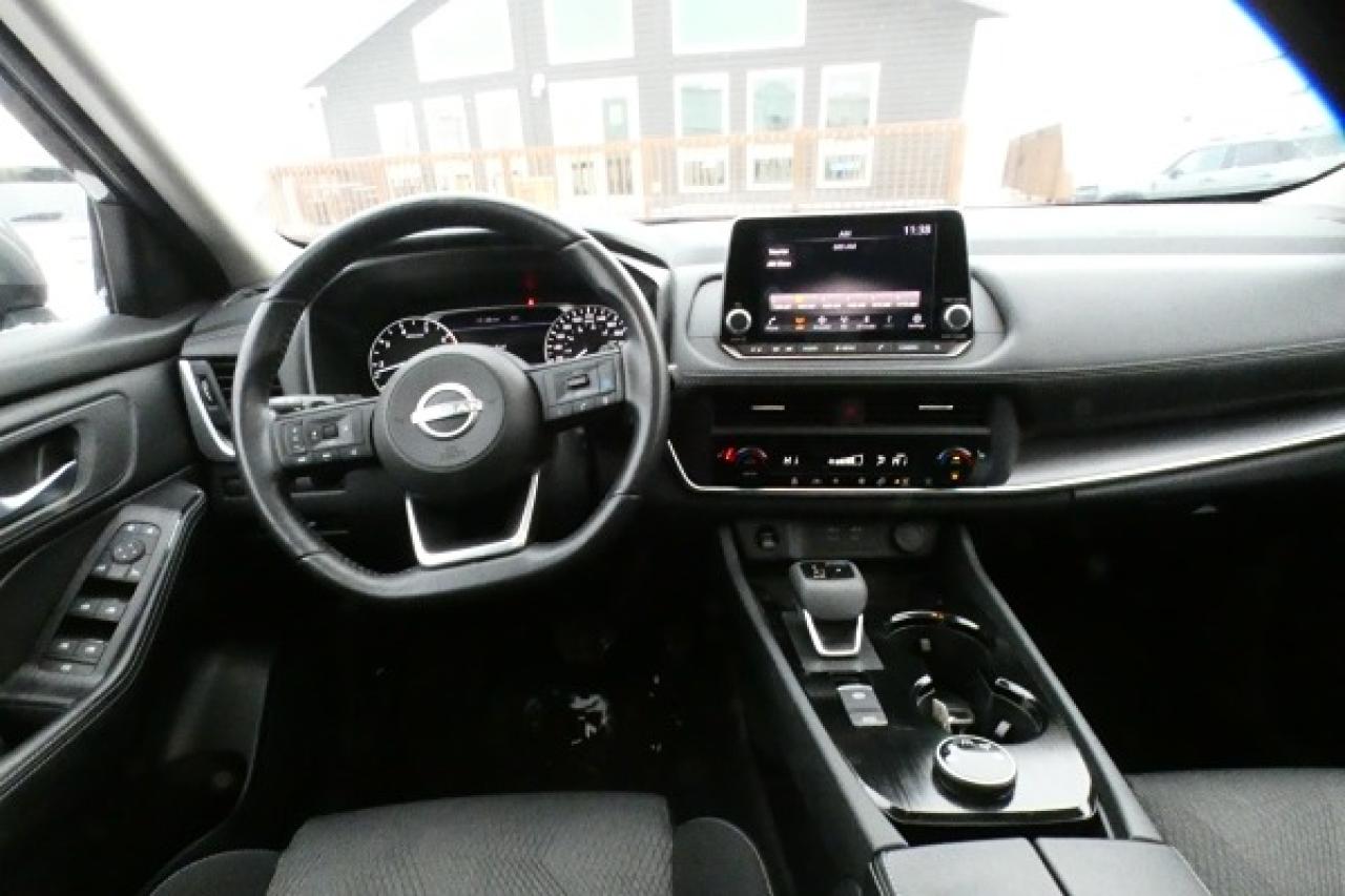 2024 Nissan Rogue SV AWD w/Htd cloth, moonroof, BUC - Photo #12