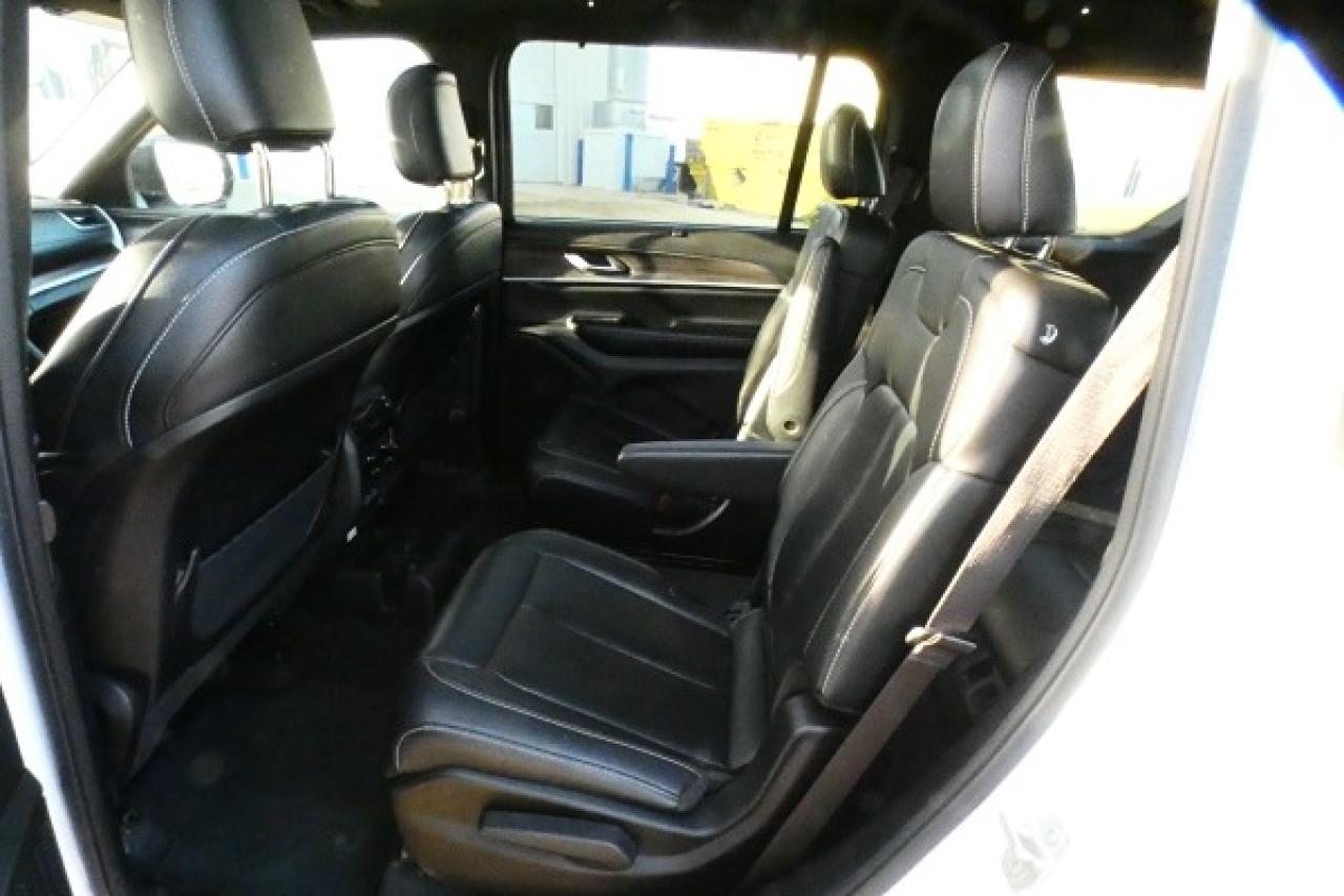 2024 Jeep Grand Cherokee L. Limited 4x4 w/H&C Learther, pano S/R, NAV, BUC - Photo #10