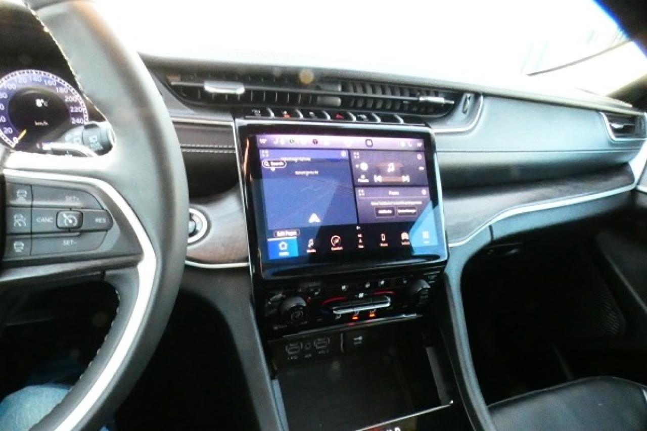 2024 Jeep Grand Cherokee L. Limited 4x4 w/H&C Learther, pano S/R, NAV, BUC - Photo #16