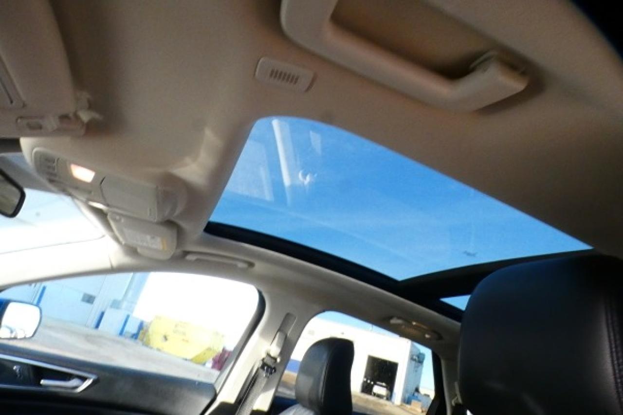 2024 Ford Edge Titanium AWD w/Htd Leather, pano S/R, BUC - Photo #18