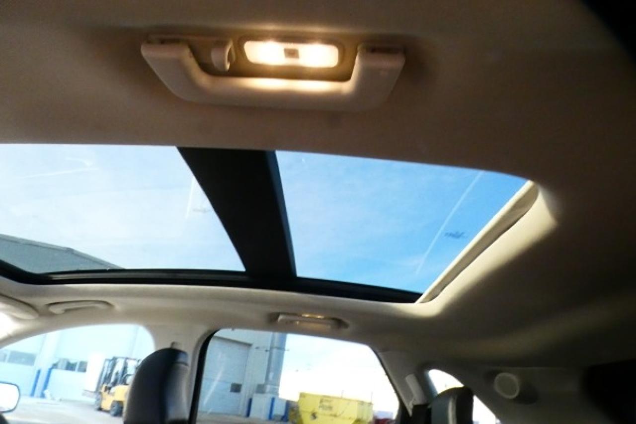 2024 Ford Edge Titanium AWD w/Htd Leather, pano S/R, BUC - Photo #17