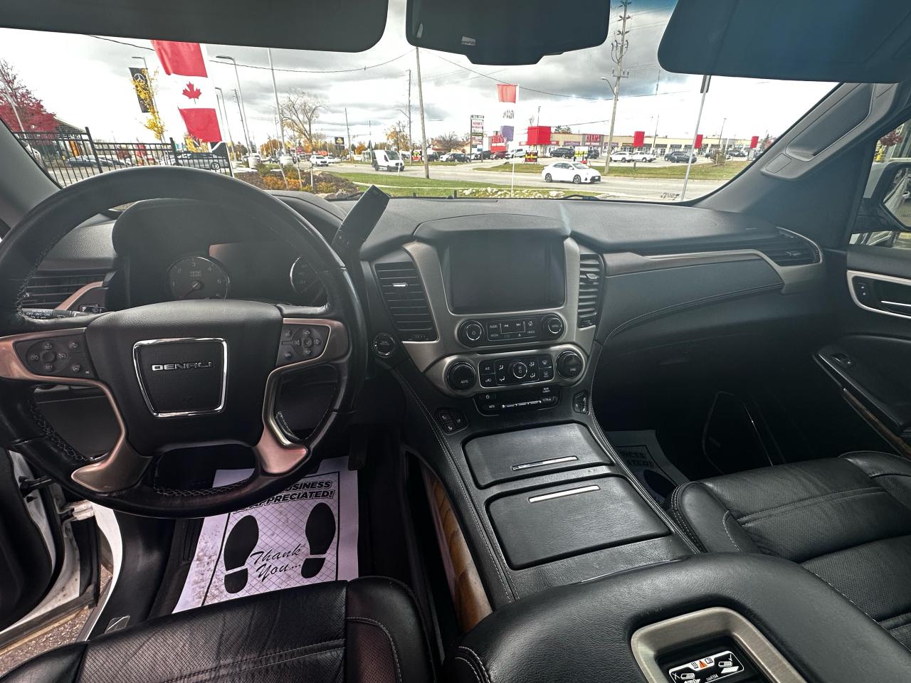 2019 GMC Yukon Denali Photo4