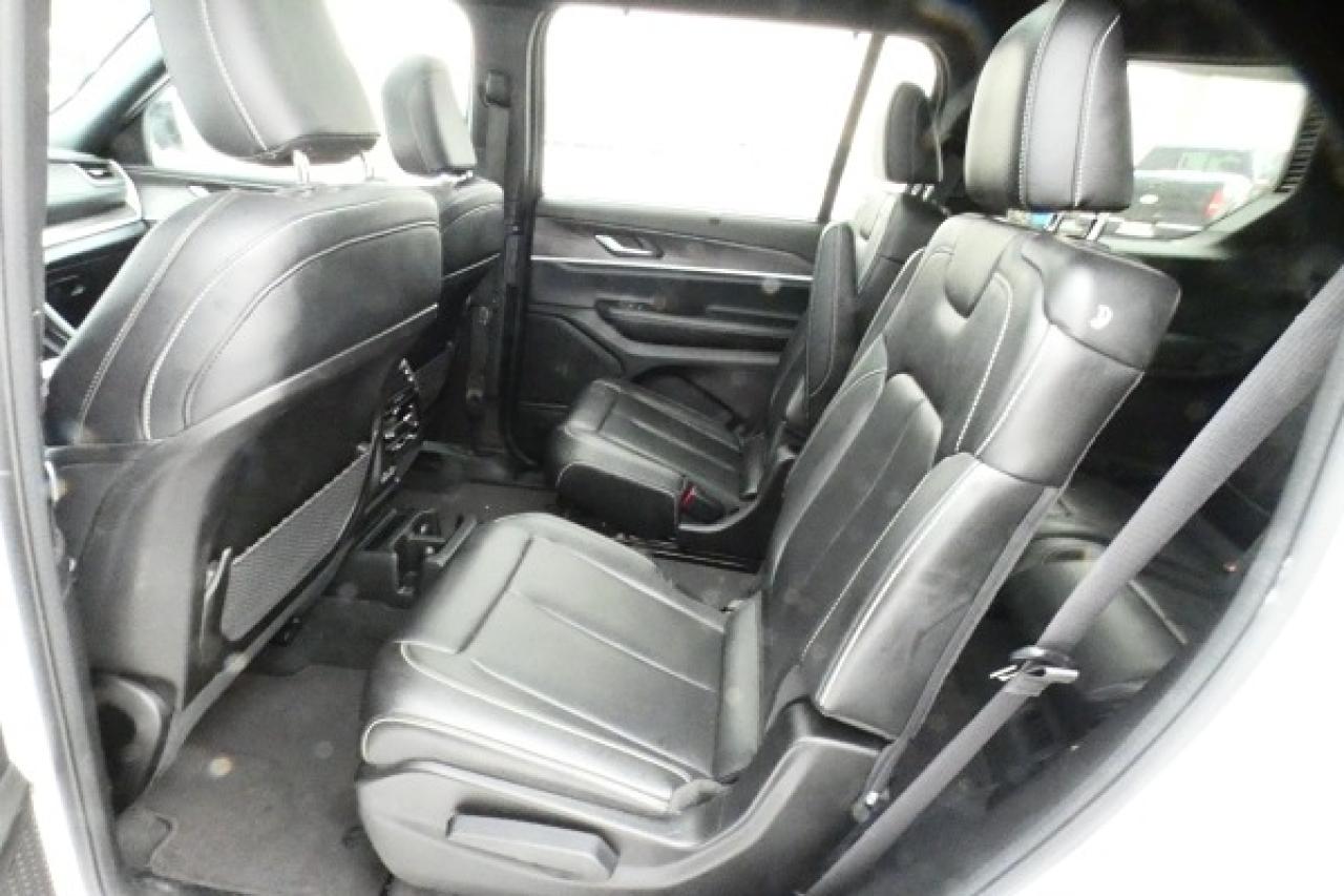 2024 Jeep Grand Cherokee L. Limited 4x4 w/H&C Leather, pano S/R, NAV, BUC - Photo #10