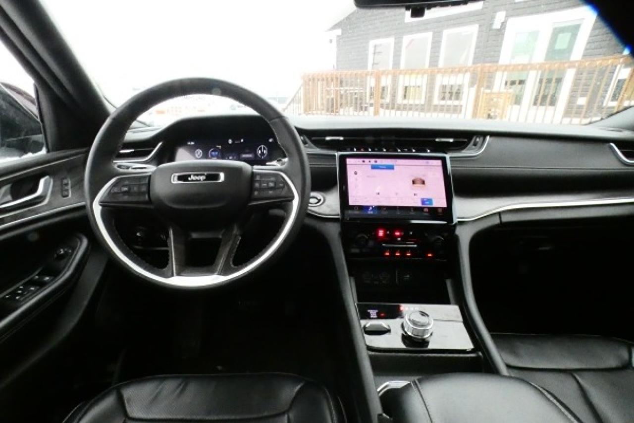 2024 Jeep Grand Cherokee L. Limited 4x4 w/H&C Leather, pano S/R, NAV, BUC - Photo #12