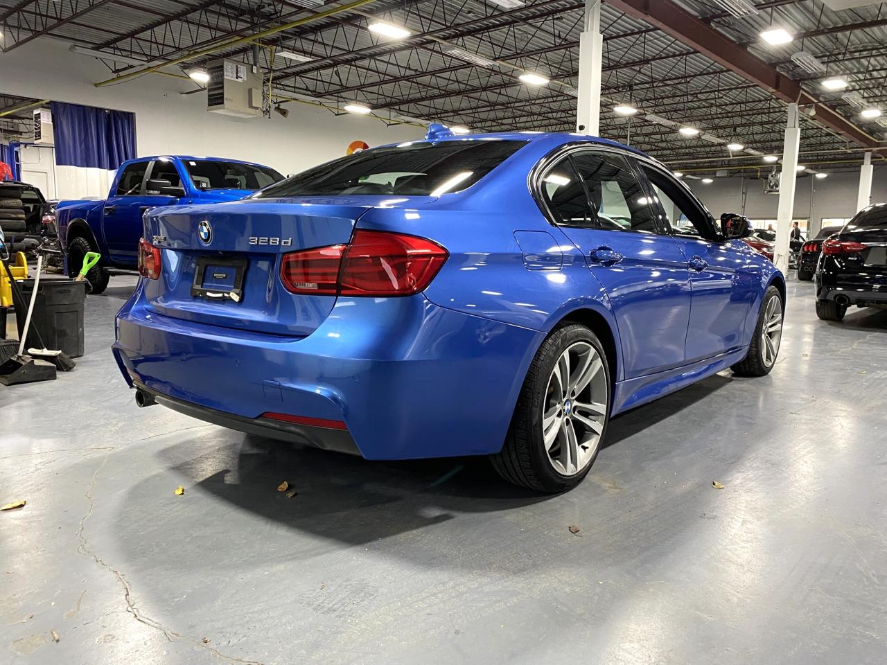 2018 BMW 3 Series 328d xDrive Photo4