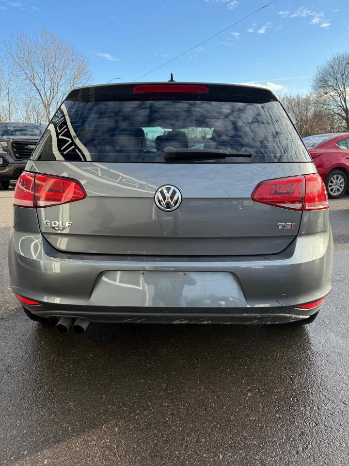 2016 Volkswagen Golf 1.8 TSI Trendline Photo