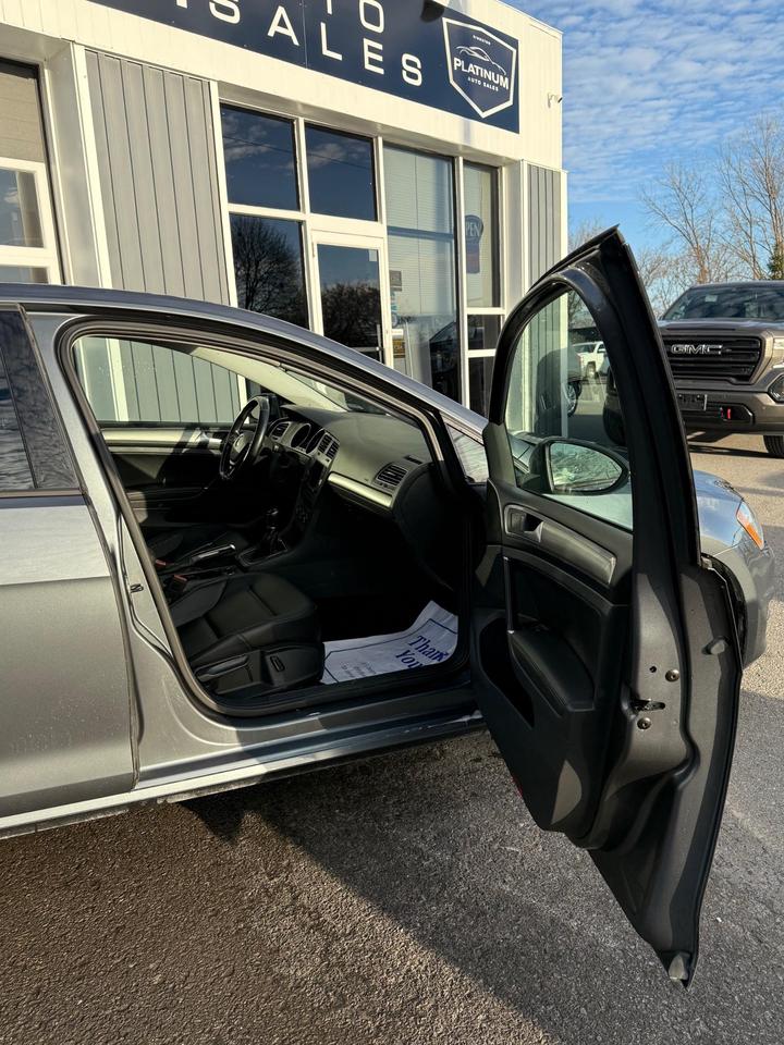 2016 Volkswagen Golf 1.8 TSI Trendline Photo