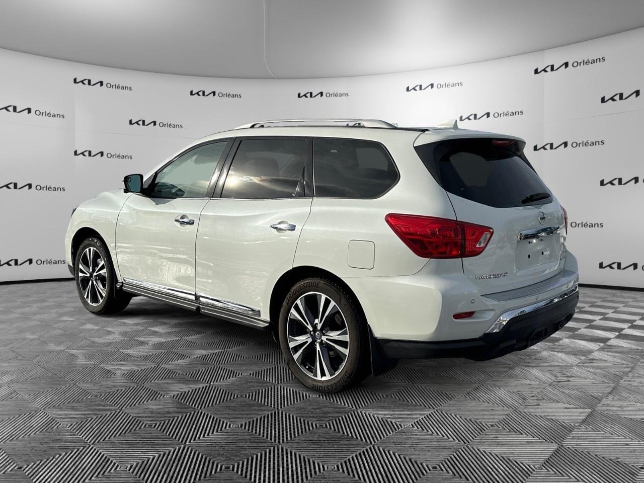 2020 Nissan Pathfinder 4x4 Platinum Photo