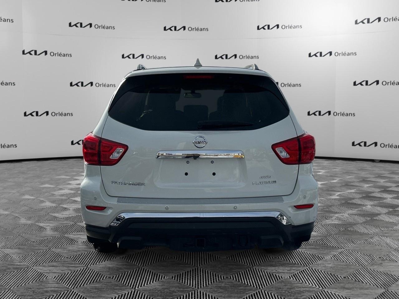 2020 Nissan Pathfinder 4x4 Platinum Photo