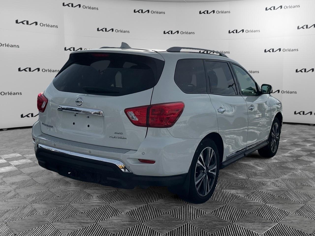 2020 Nissan Pathfinder 4x4 Platinum Photo